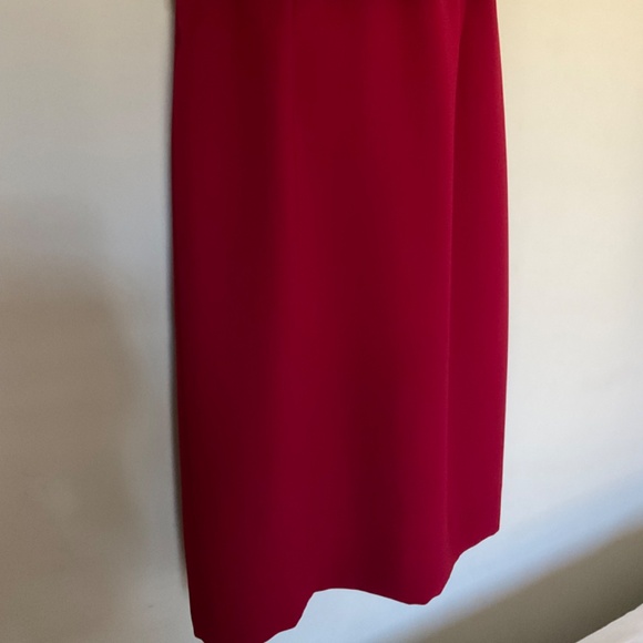 Tahari by Arthur S. Levine Size 8 Belted Ruffle Red Dress - Picture 6 of 6